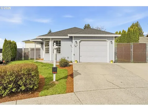 255 7th Court Washougal WA 98671
