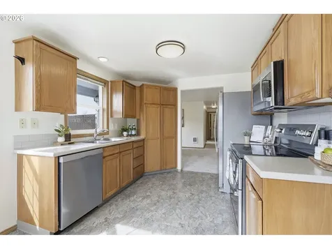 255 7th Court Washougal WA 98671