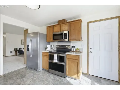 255 7th Court Washougal WA 98671