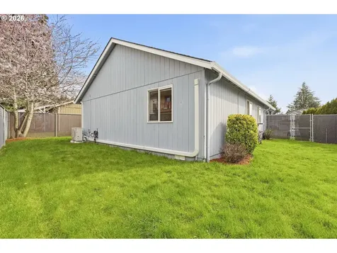 255 7th Court Washougal WA 98671