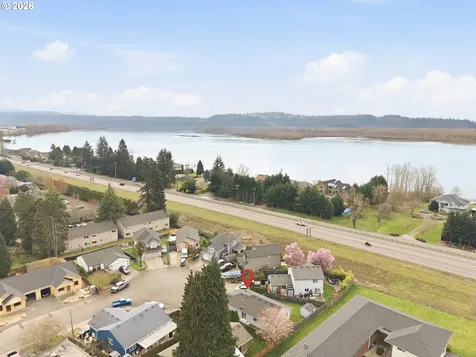 255 7th Court Washougal WA 98671
