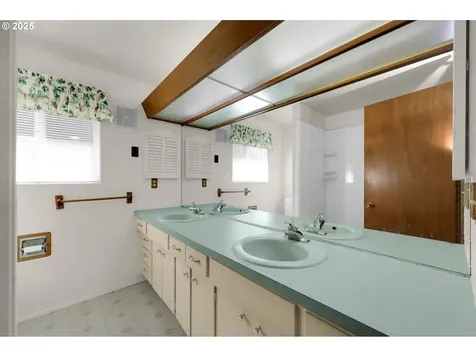2785 Almaden Street Eugene OR 97405