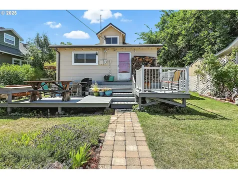 1005 E 11th Street The Dalles OR 97058