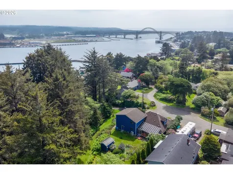 1127 S Pine Street Newport OR 97365
