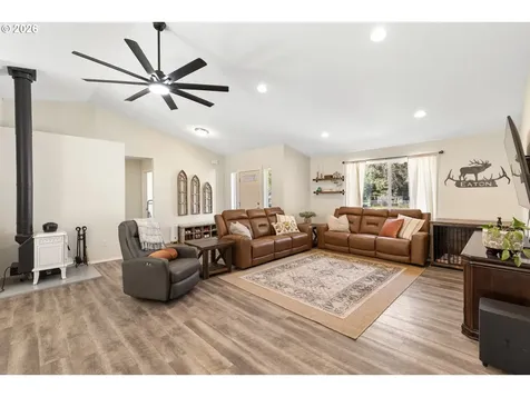 1128 Springboard Drive Vernonia OR 97064