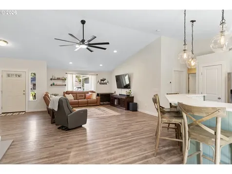 1128 Springboard Drive Vernonia OR 97064