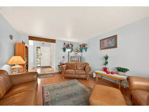 945 Willamina Avenue Forest Grove OR 97116