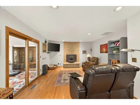 945 Willamina Avenue Forest Grove OR 97116