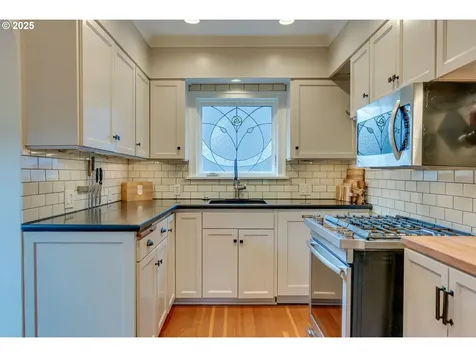 4806 NE Siskiyou Street Portland OR 97213