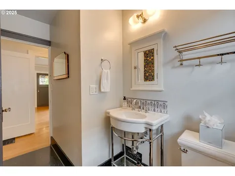 4806 NE Siskiyou Street Portland OR 97213