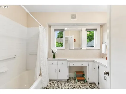 7315 N Seward Avenue Portland OR 97217