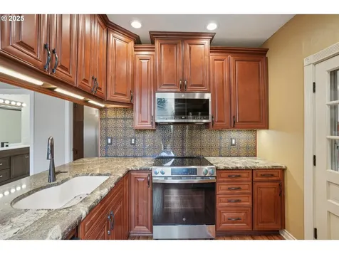 156 Ella Street Oregon City OR 97045