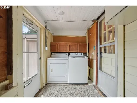 156 Ella Street Oregon City OR 97045