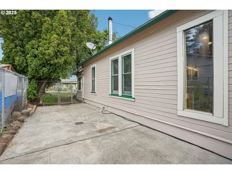 156 Ella Street Oregon City OR 97045