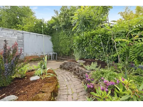 3737 NE 74th Avenue Portland OR 97213