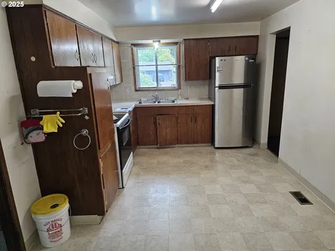 2115 NE 144th Avenue Portland OR 97230