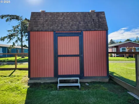87882 Auction Barn Lane Bandon OR 97411