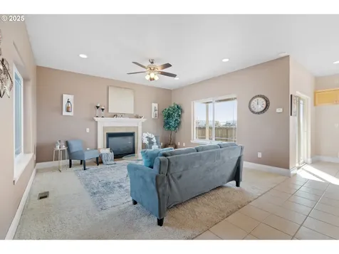 1385 W 5th Street Halsey OR 97348
