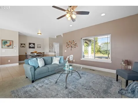 1385 W 5th Street Halsey OR 97348
