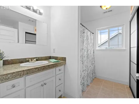 1385 W 5th Street Halsey OR 97348