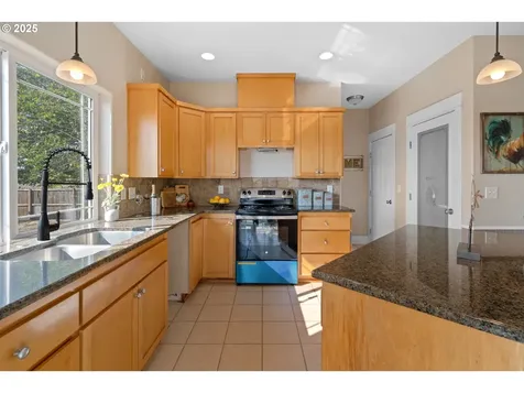 1385 W 5th Street Halsey OR 97348
