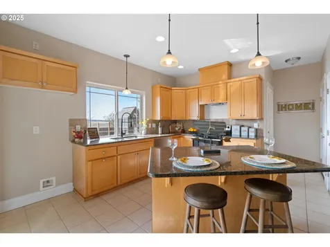 1385 W 5th Street Halsey OR 97348