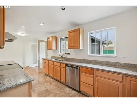 4907 SE 113th Avenue Portland OR 97266