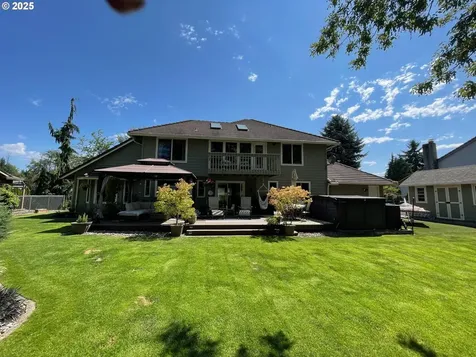 7306 NE Meadows Drive Vancouver WA 98662