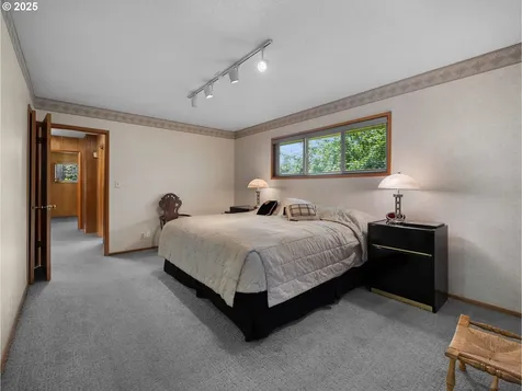 21949 NE Couch Street Gresham OR 97030