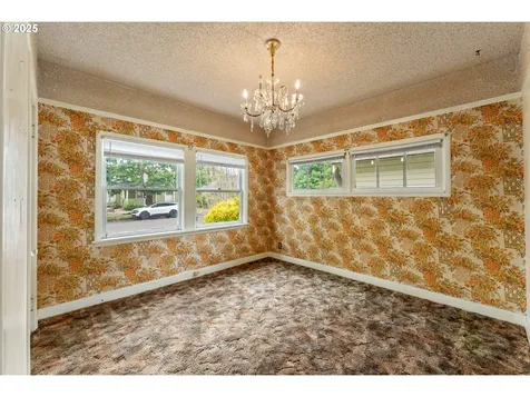 406 8th Street Springfield OR 97477