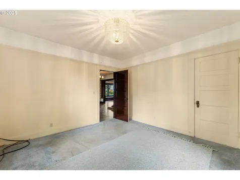 406 8th Street Springfield OR 97477