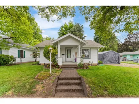 406 8th Street Springfield OR 97477