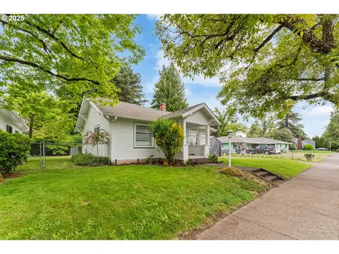 406 8th Street Springfield OR 97477