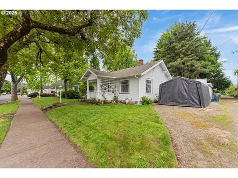 406 8th Street Springfield OR 97477