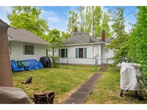 406 8th Street Springfield OR 97477