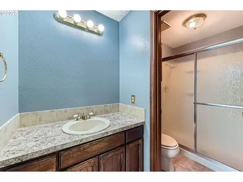 1713 SE 127th Avenue Vancouver WA 98683