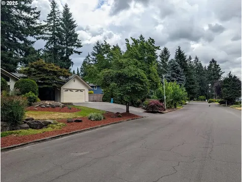 1713 SE 127th Avenue Vancouver WA 98683