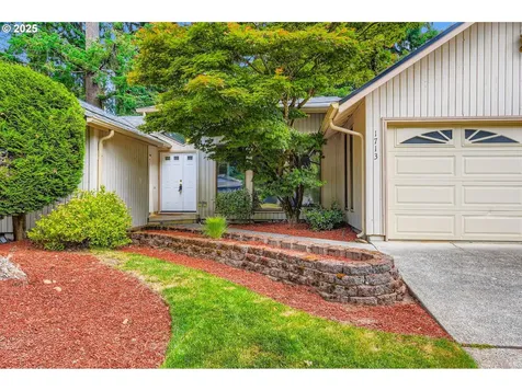 1713 SE 127th Avenue Vancouver WA 98683
