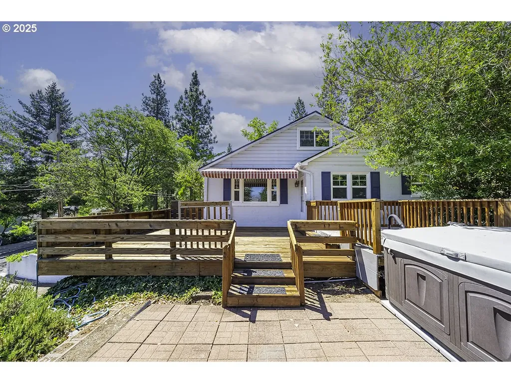 681 Liberty Street Ashland OR 97520