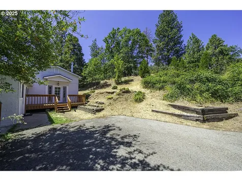 681 Liberty Street Ashland OR 97520