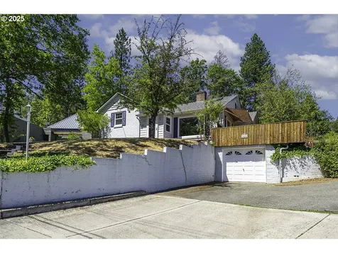 681 Liberty Street Ashland OR 97520