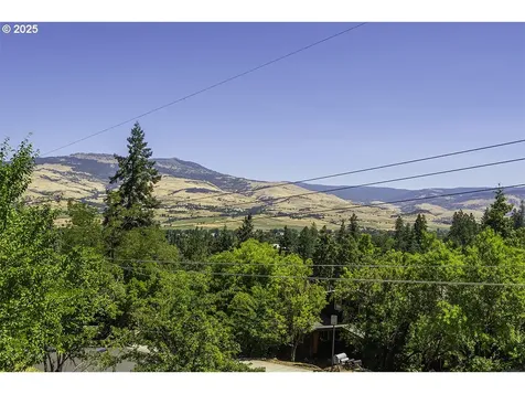 681 Liberty Street Ashland OR 97520