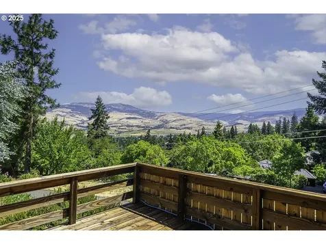 681 Liberty Street Ashland OR 97520