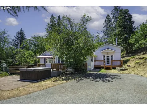 681 Liberty Street Ashland OR 97520