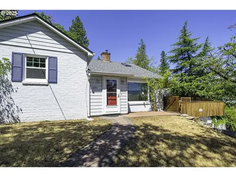 681 Liberty Street Ashland OR 97520