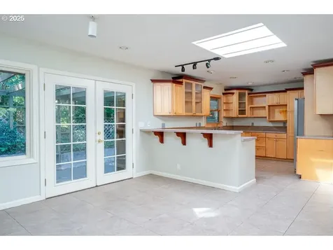 5128 SW Mitchell Street Portland OR 97221