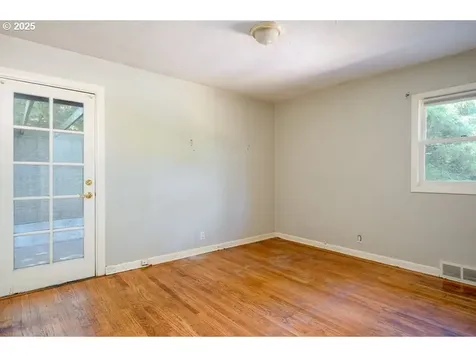 5128 SW Mitchell Street Portland OR 97221