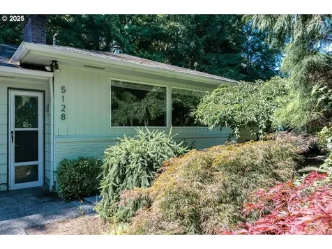 5128 SW Mitchell Street Portland OR 97221