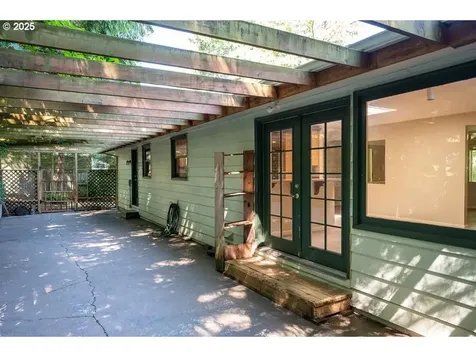 5128 SW Mitchell Street Portland OR 97221