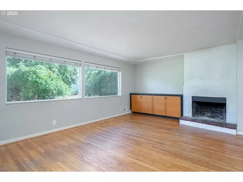 5128 SW Mitchell Street Portland OR 97221